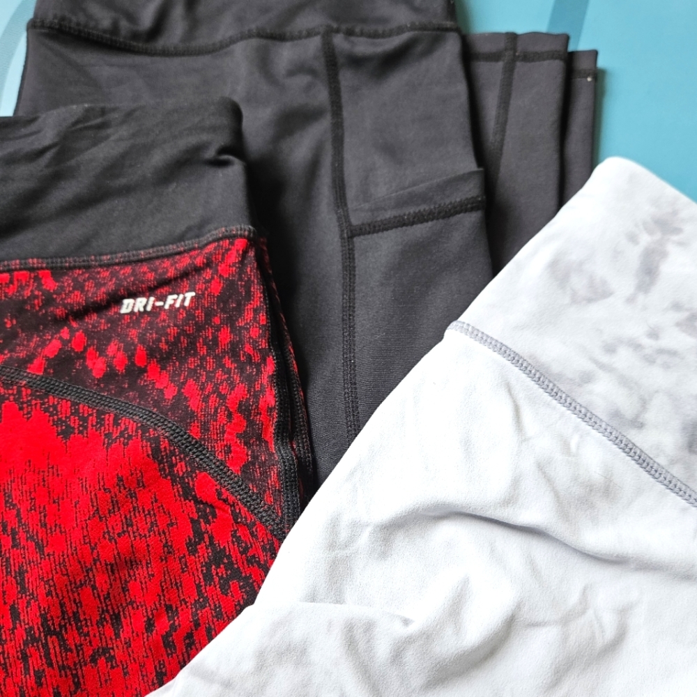 *DONATED* Bundle of 3 pairs of capris, size XL